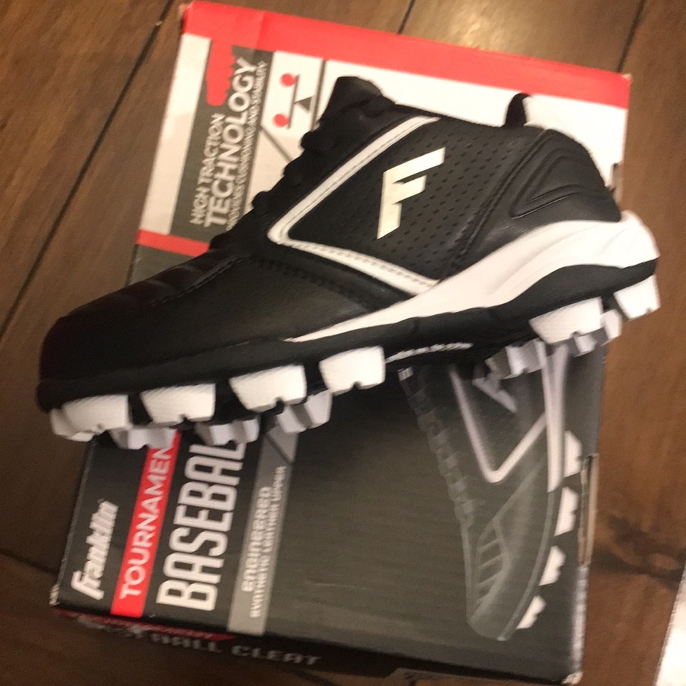 Baseball cleats